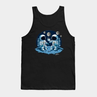 Astronauts drinking coffee in space Tank Top